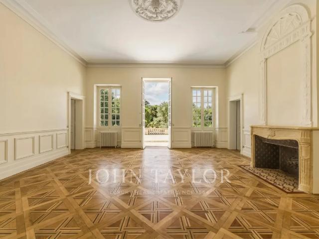 Superbe chartreuse Cenon 4 chambres Parc Paysager Piscine
