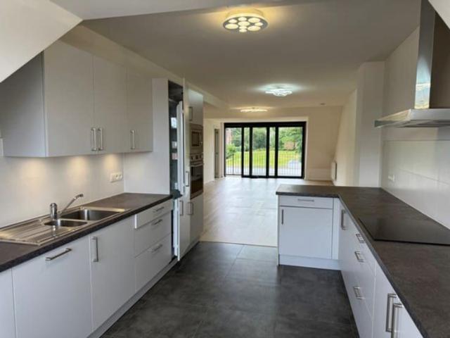 Superbe duplex 140 m² avec terrasse, balcon, cave et jardin