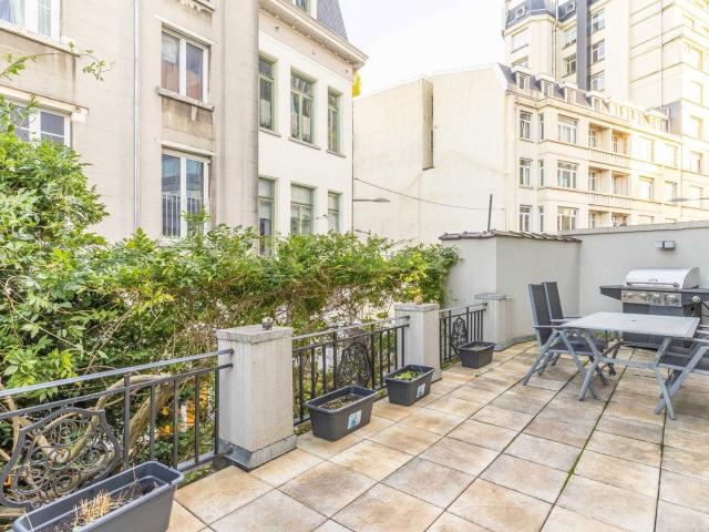 SUPERBE DUPLEX 2CH MEUBLE AVEC TERRASSE