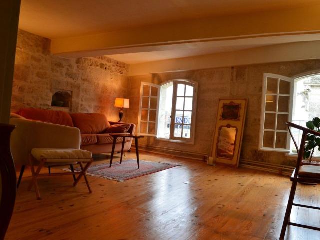 Baisse De Prix ? Coup De C?Ur Garanti Au C?Ur Du Vieux Périg. 113m² Périgueux