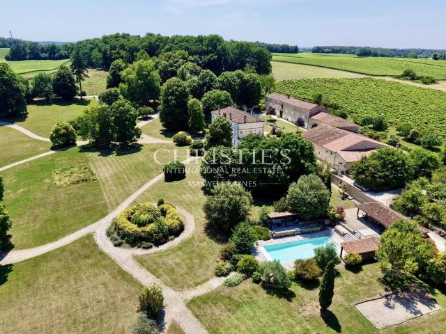 Superbe Domaine Rénové du XIXe Siècle au Cœur de la Sud Char. 1300m² Angoulême