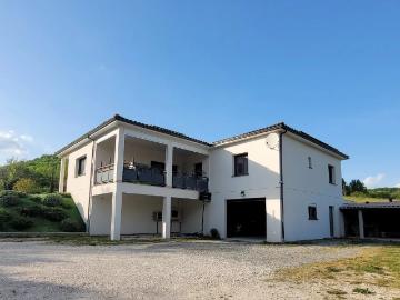 Superbe et spacieuse maison contemporaine située à proximité. 155m² Montcuq