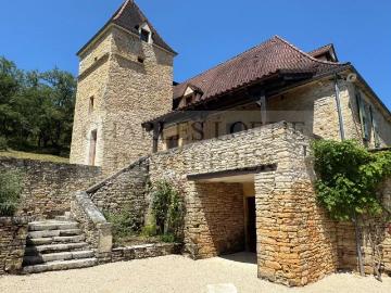 Superbe ensemble en pierre sur 2.9 ha de terrain 175m² Cazals