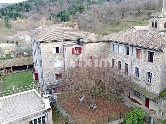 Superbe Ensemble immobilier proche de Lamastre Ardèche 1490m² Lamastre