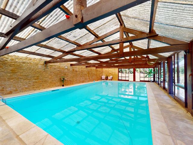 Superbe ensemble périgourdin en plein coeur du Périgord Noir. 220m² Les Eyzies de Tayac Sireuil