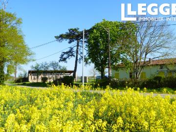 Superbe environnement projet immobilier sur 18 476m2 de terrain, maison individuelle à rénover, grande grange