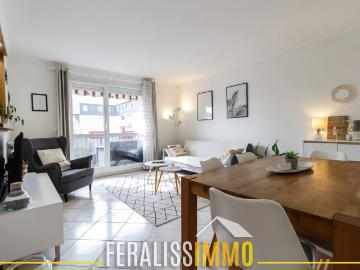 Superbe F3 lumineux avec terrasse et parking !