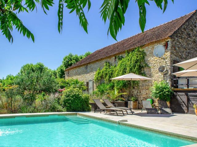Superbe ferme restaurée avec grande grange et piscine 157m² Thédirac