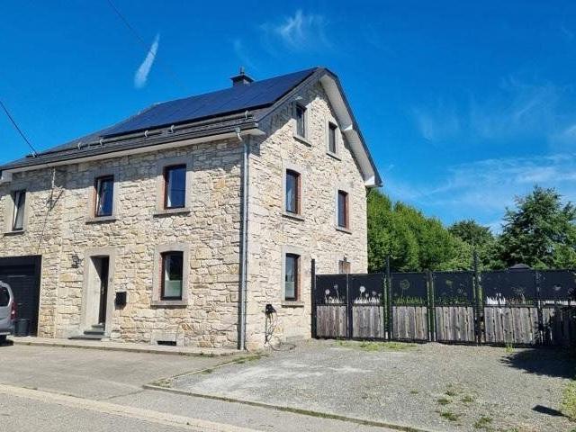 Superbe grande maison à louer à Waimes