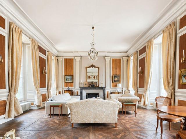 Superbe Hôtel Particulier à Mayenne 383m² Mayenne