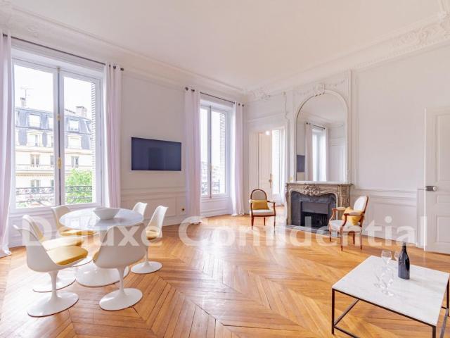 Superbe location meublée Triangle d'or BAIL NON RESIDENT