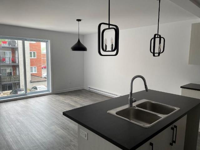 Superbe logement 4½ Moderne | Lumineux | Climatisation