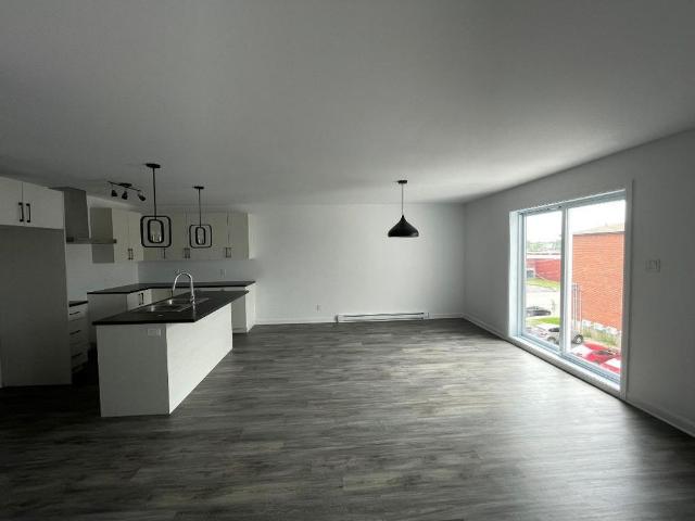 Superbe logement 4½ Moderne | Lumineux | Climatisation