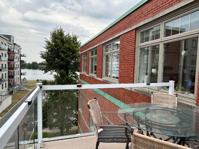 Superbe loft à louer – Vue exceptionnelle sur la rivière