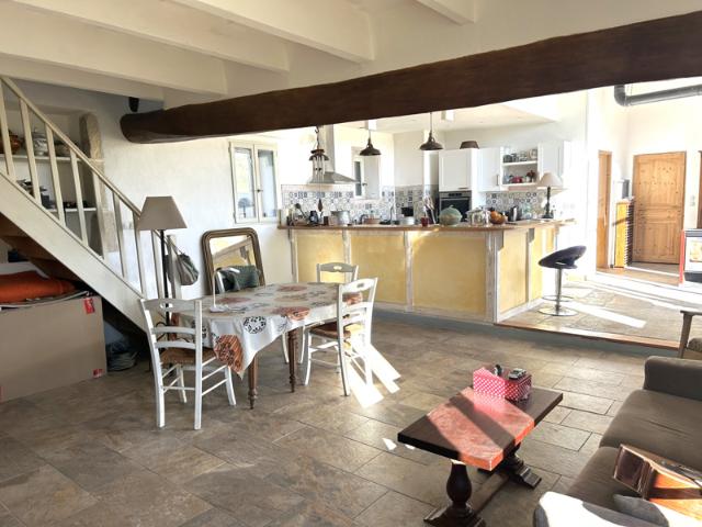 SUPERBE LONGERE RENOVEE AVEC GITE VUE IMPRENABLE