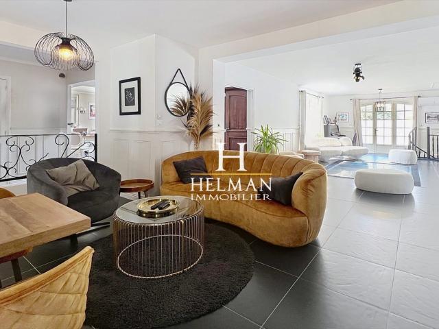 Superbe pavillon de standing sur 2.600 m² aux portes de Aire. 405m² Aire sur la Lys