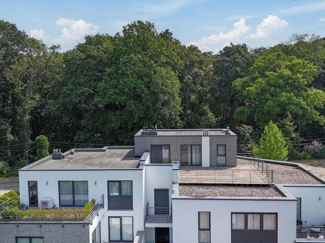 Superbe penthouse 3 chambres situé dans un cadre verdoyant