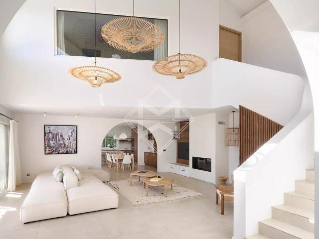 Superbe propriété au calme absolu domaine recherché 434m² Valbonne