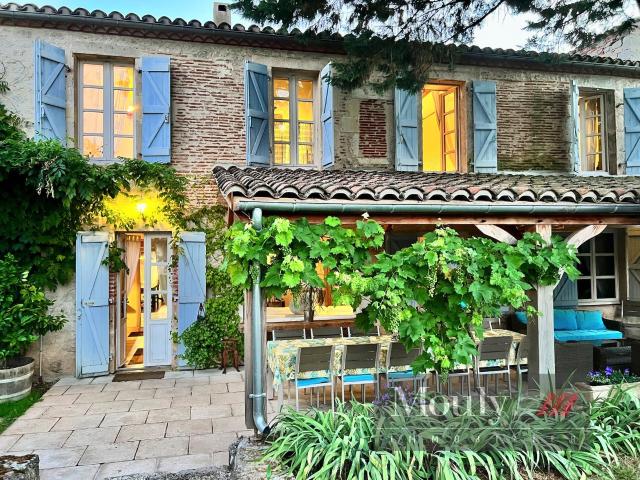 Superbe Propriete Aux Portes De Cahors Ideal Pour Activite. 400m² Cahors