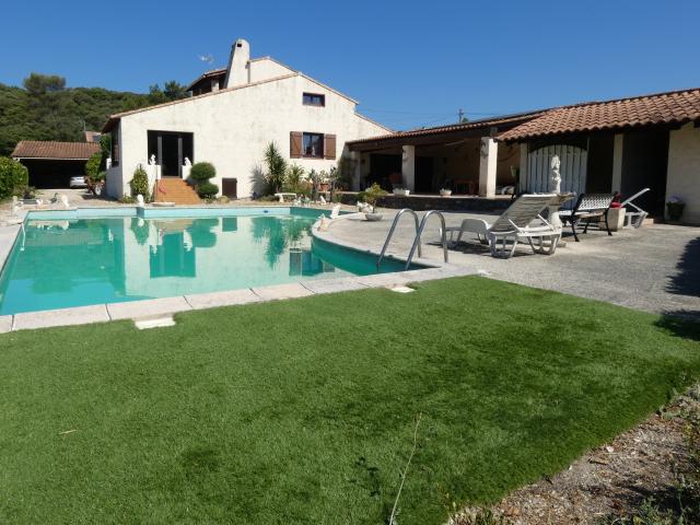 Superbe propriété avec piscine 5 mn Alès