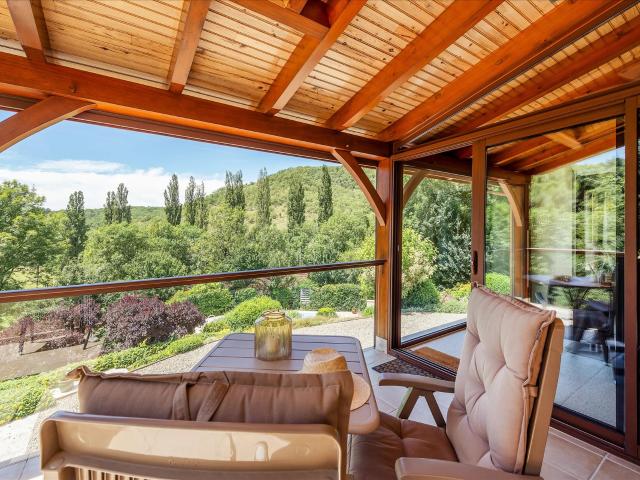 Superbe propriété avec piscine, Spa et vues panoramiques à p. 145m² Cahors