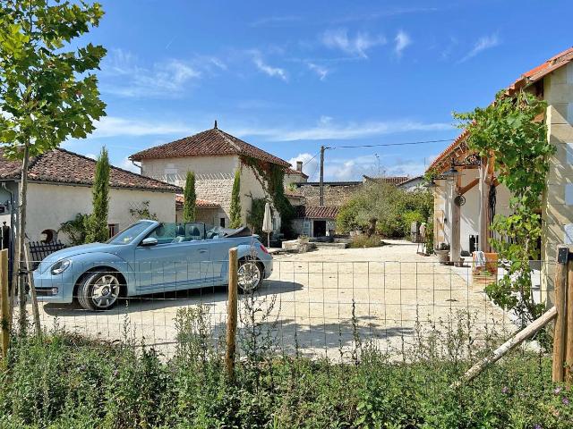 Superbe propriété de caractère 177m² Champagne et Fontaine