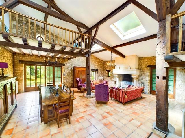 Superbe propriété en bord de la rivière Dordogne 377m² Pessac sur Dordogne