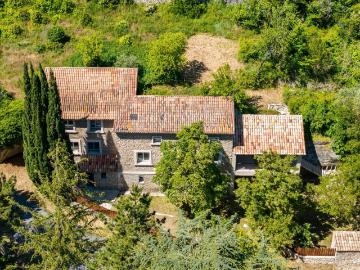 Superbe propriété en pierre avec piscine à vendre à Bonnieux. 200m² Bonnieux