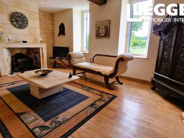Superbe Propriété en Pierre Rénovée avec 3 Maisons près de Saint Émilion