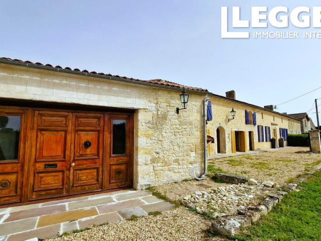 Superbe Propriété en Pierre Rénovée avec 3 Maisons près de Saint Émilion