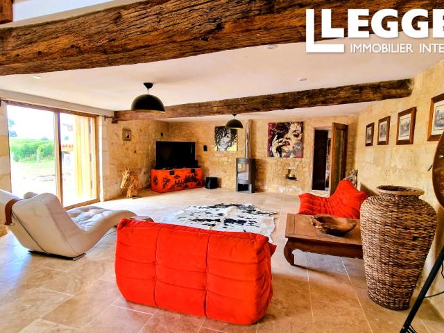 Superbe Propriété en Pierre Rénovée avec 3 Maisons près de Saint Émilion