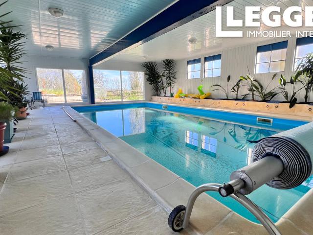 Superbe propriété équestre au sud de Caen, avec terrain, piscine intérieure chauffée et carrière extérieure