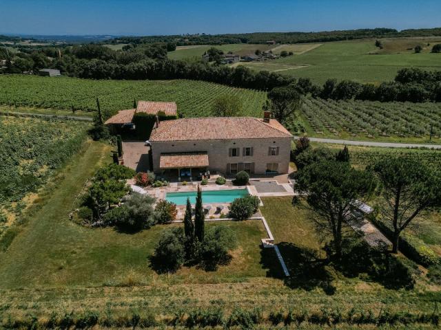 PROCHE GAILLAC CHARMANTE MAISON DE CAMPAGNE AVEC JARDIN ET PISCINE
