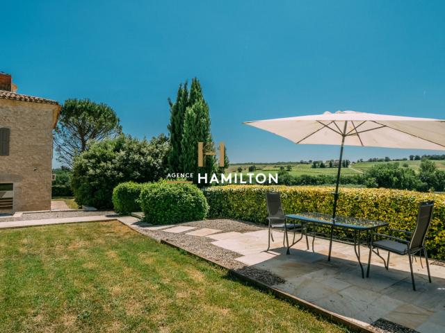 PROCHE GAILLAC CHARMANTE MAISON DE CAMPAGNE AVEC JARDIN ET PISCINE