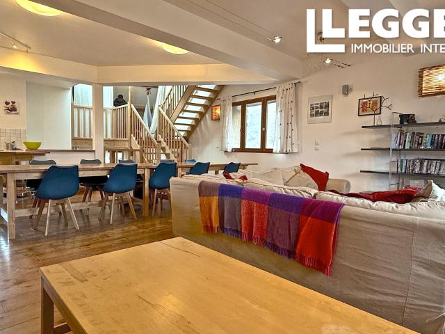 Superbe rénovation de grange de 4 chambres, en excellent état dans un emplacement calme et proche de ski