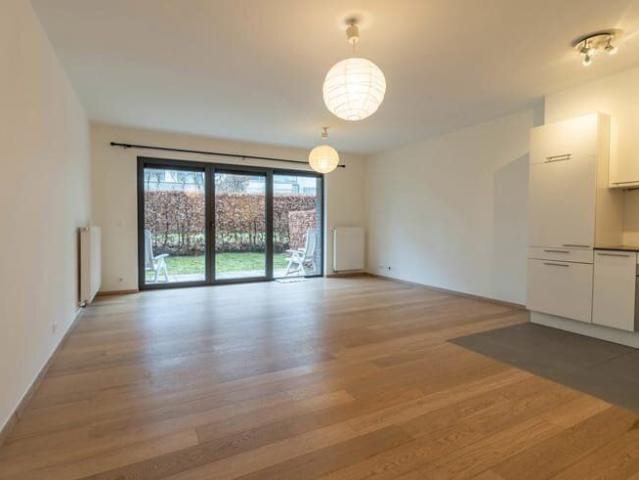SUPERBE STUDIO AV. JARDIN & PARKING