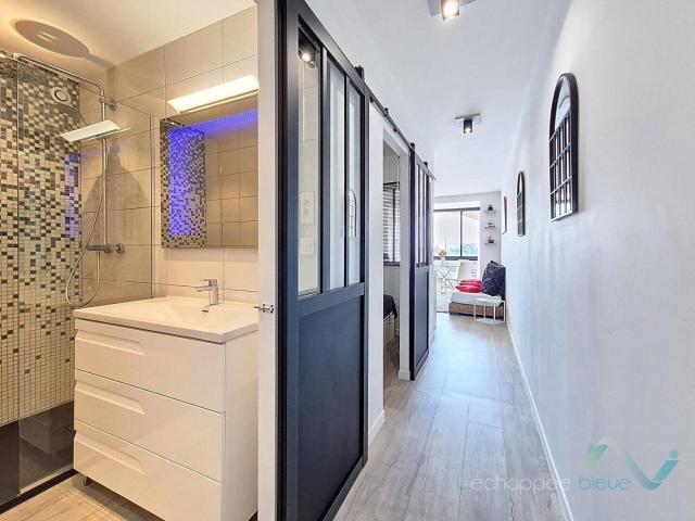 Superbe Studio meublé avec Vue Port aux Marines de Cogolin