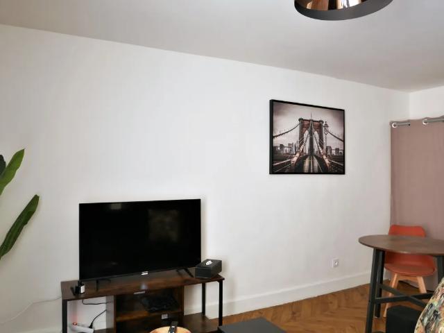 Superbe studio meublé entièrement équipé de 20 m2 situé Rue