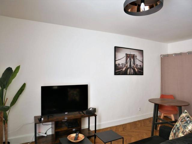 Superbe studio meublé entièrement équipé de 20 m2 situé Rue Sain