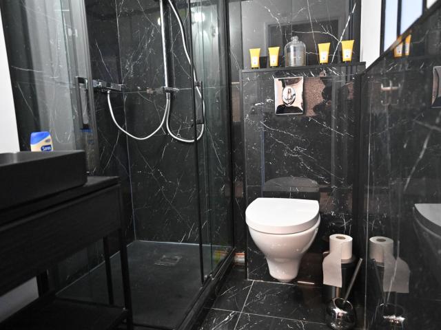 Superbe studio rénové de 28 m² – Canal Saint Martin / Louis Blanc