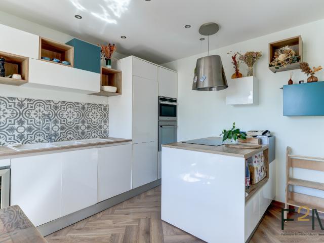 Superbe T4 meublé de 88 m2 à louer avec balcon et garage au coeur des Brotteaux Lyon 6