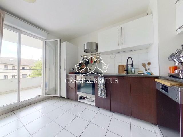 Superbe T4 de 97 m² 97m² Décines Charpieu
