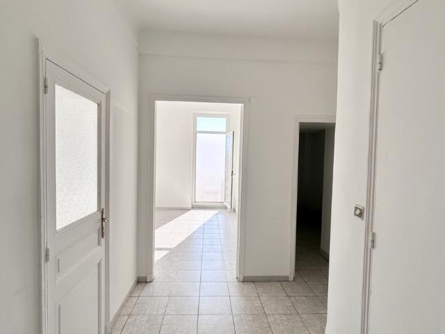 Superbe T5 de 120 m2 avec vue panoramique et balcon Lycée Périer 13006