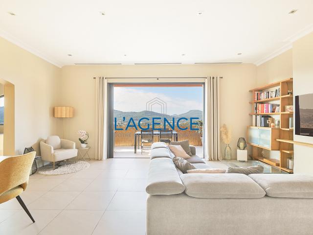 Superbe T5 vue mer avec terrasse et parking