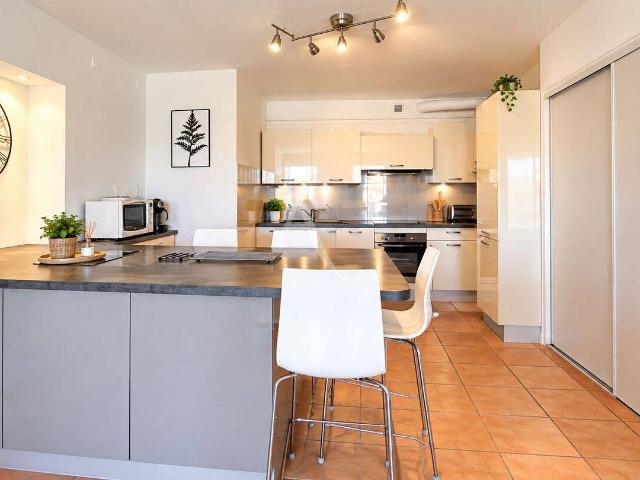 Superbe T2 meublé de 70 m² avec balcon et vue panoramique sur l