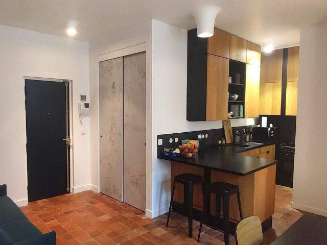Superbe T2 Paris 8eme location meublée