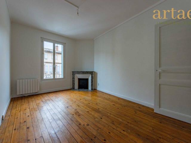 Superbe T2 rénové de 57m² avec cour privative – Quartier Po