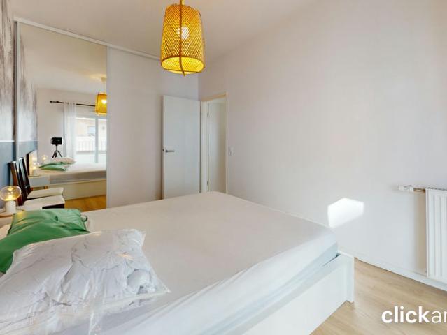 Superbe T3 entièrement équipé avec très grand balcon
