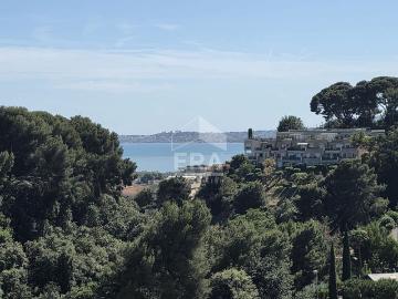 Superbe toit terrasse 4 pièces vue mer double garage
