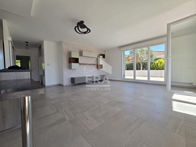 Superbe toit terrasse 4 pièces vue mer double garage